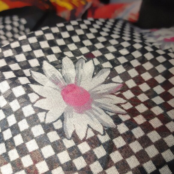 Elaine Gold Black White Checkered Floral Print Scarf 100% Polyester Made Italy - Picture 9 of 9